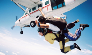 sky-diving-jurian-bay